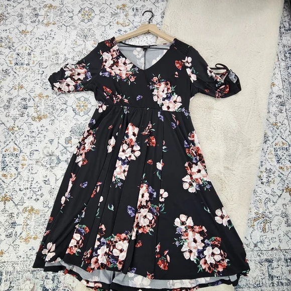 torrid black floral dress Torrid Black and Floral Dress 1X  Curvy Thrift Co